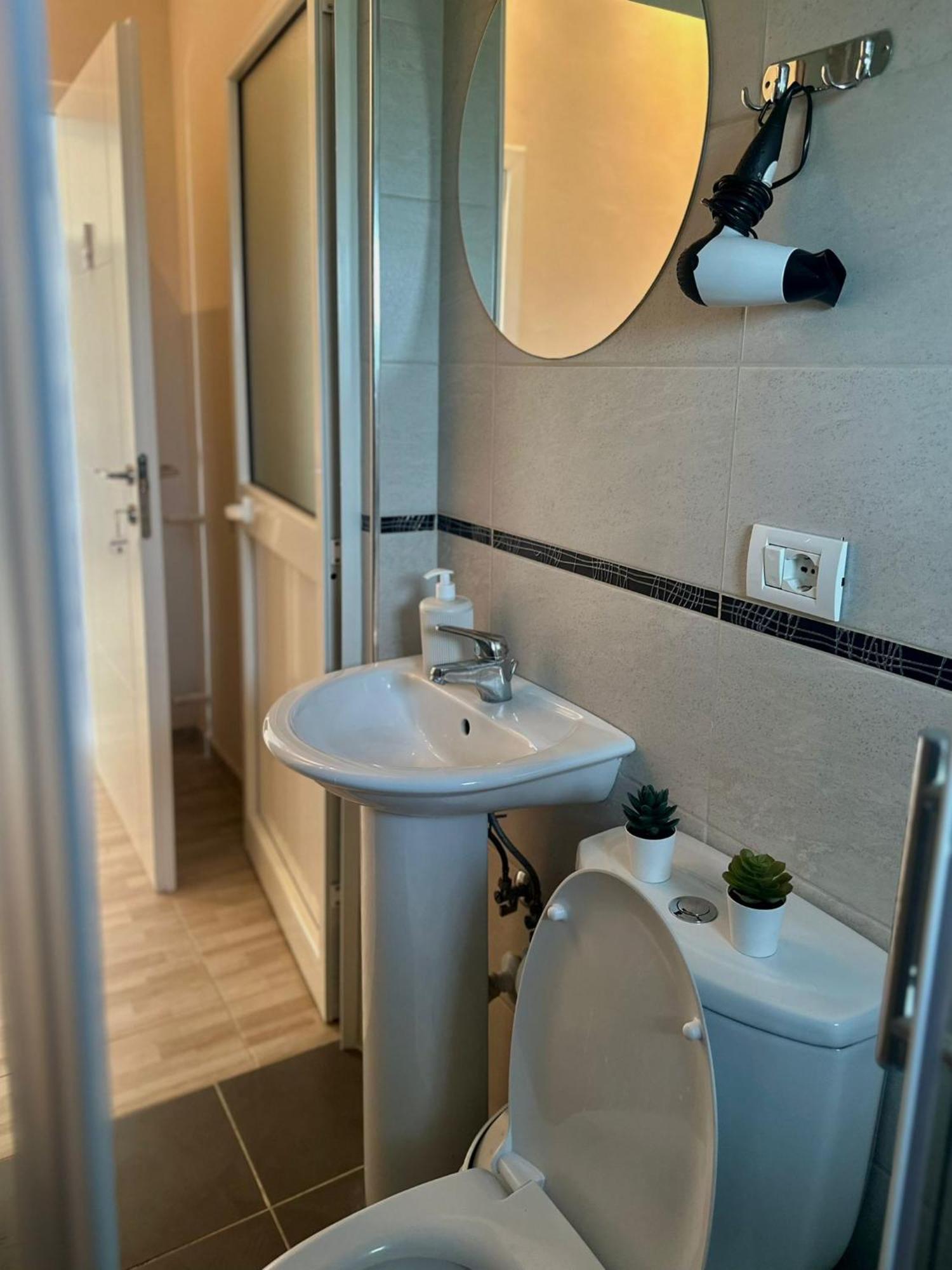 Hotel Villa Ballkan Grilë Екстериор снимка